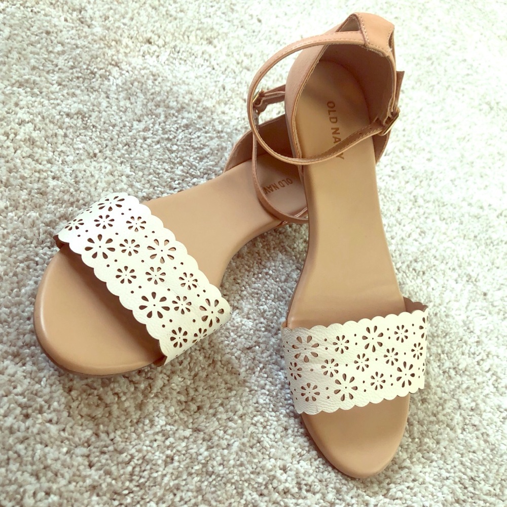 HP x2 ⭐️ Floral Strap Flats